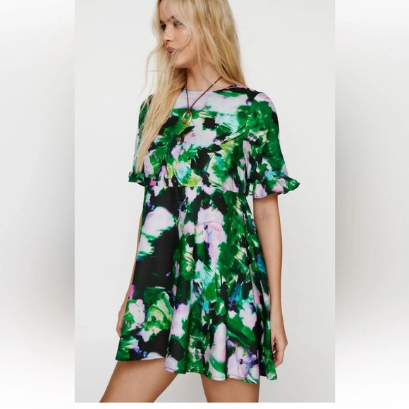 NWT NASTY GAL- Printed Frill Smock Mini Dress size 2 - Picture 3 of 4